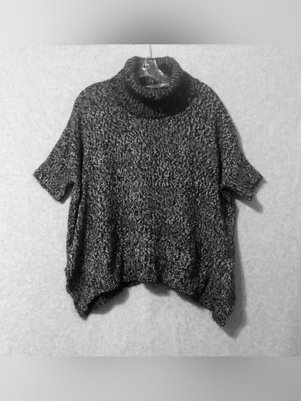 RD style Turtleneck Short-Sleeve Chunky Sweater - Black/Gray SZ M
